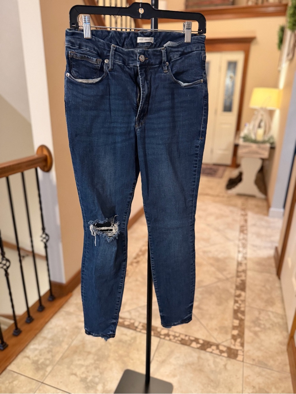 Good American Distressed Skinny Jeans Dark Wash Size 28 / 6 Approx